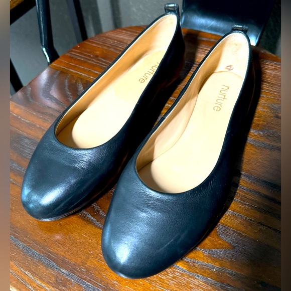 Nurture Women’s Faux Leather Flat Size 6 - Picture 1 of 4